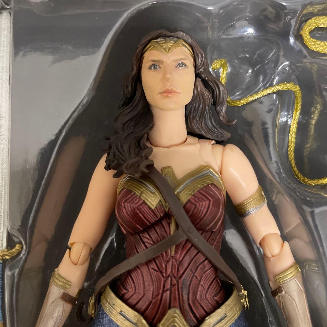 ワンダーウーマン ジャスティスリーグ S.H.Figuarts