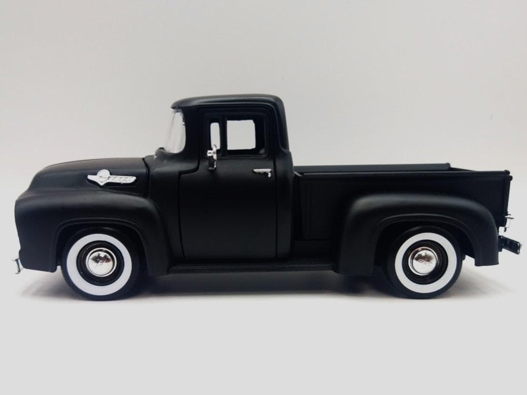 モーターマックス AC1/24 1956 F-100 MATTE BLACK