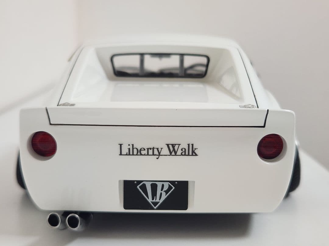 【1/18イグニッションモデル LB-WORKS Fairlady Z(S30)
