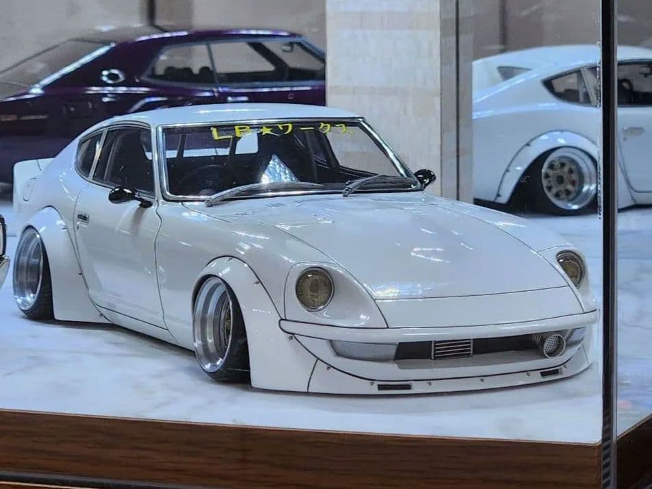 【1/18イグニッションモデル LB-WORKS Fairlady Z(S30)