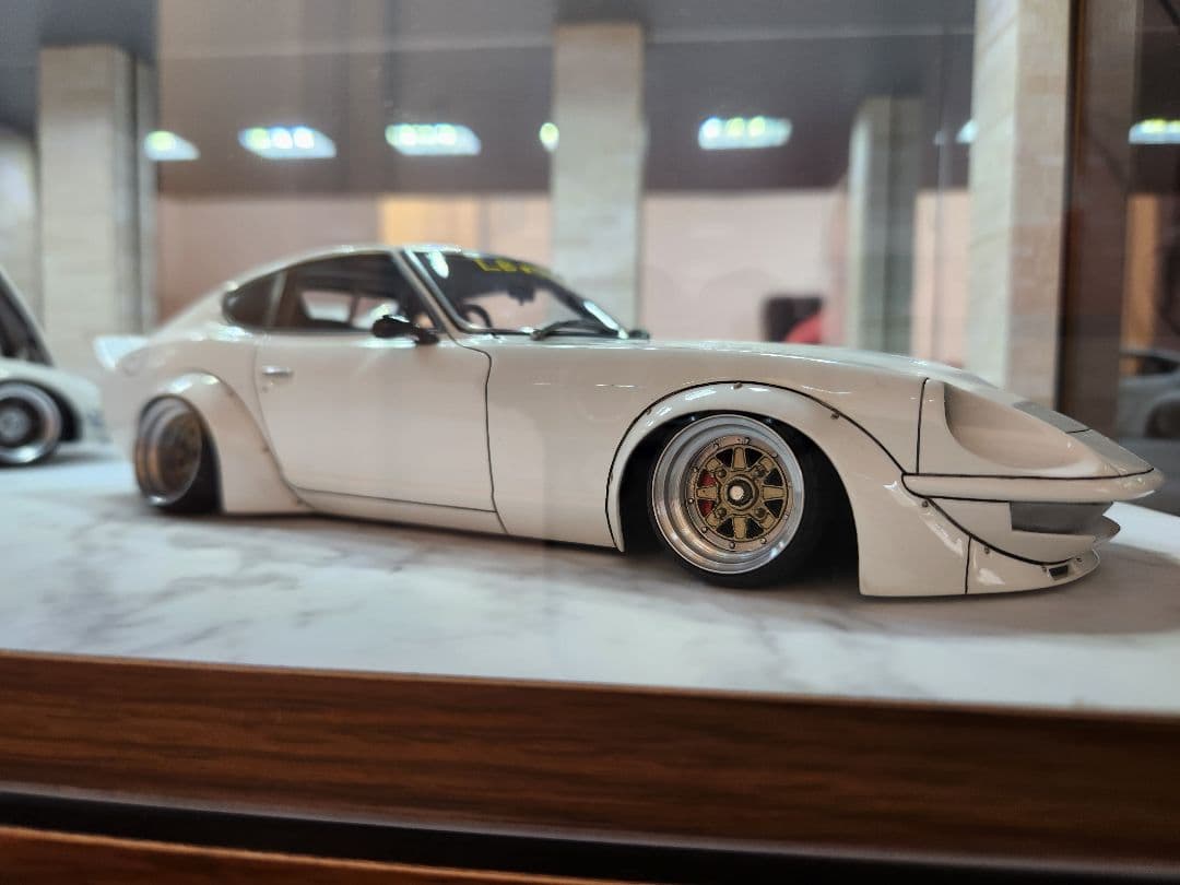 【1/18イグニッションモデル LB-WORKS Fairlady Z(S30)