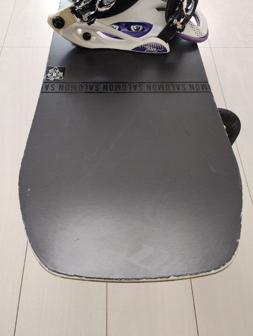 SALOMON スノーボード130cm バイン付き