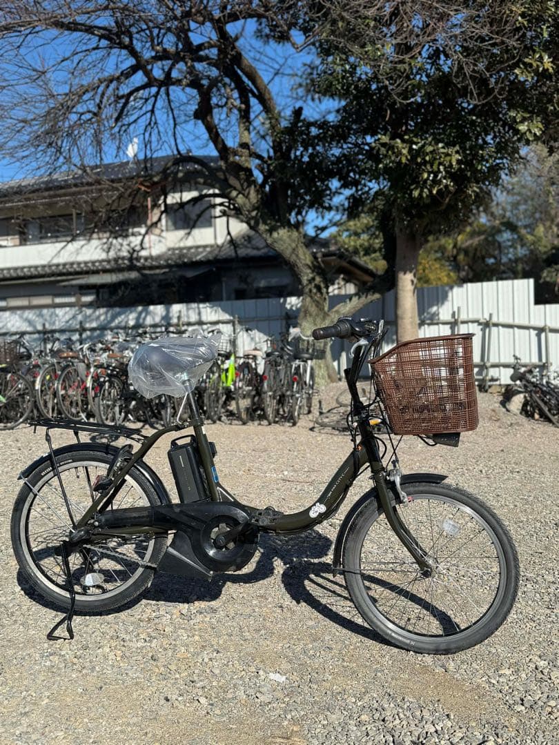 黒の電動アシストヤマハ自転車 20インチ バスケット付き