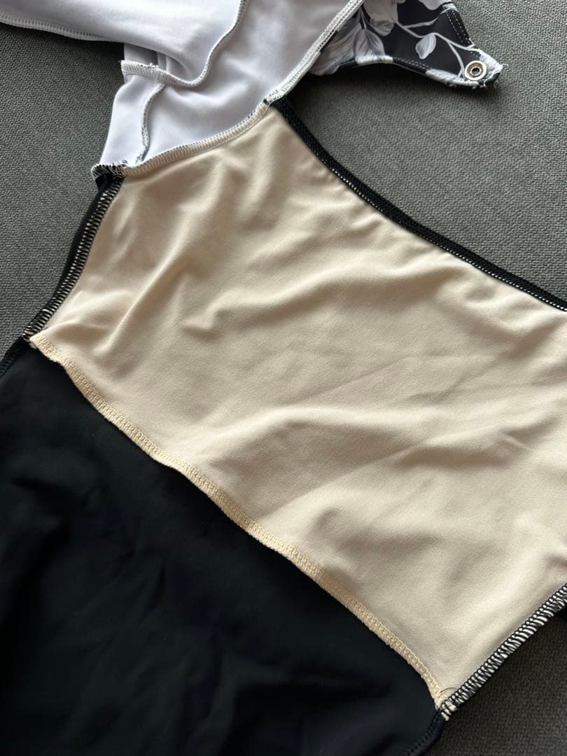 美品　Stina レオタード S ポーチ付き