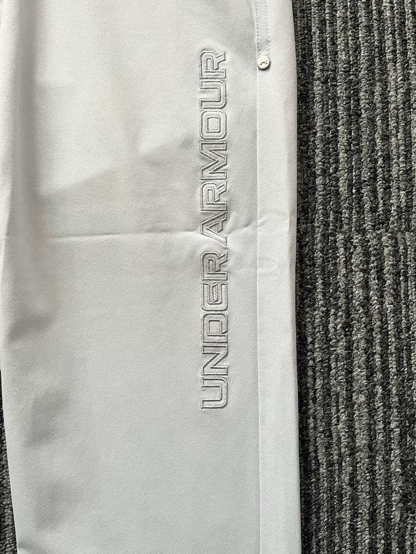 新品UNDER ARMOURアンダーアーマーメンズゴルフパンツM