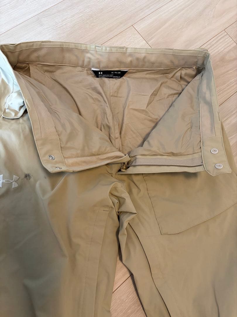 Under Armour ベージュ スノーボードウェア パンツ XLサイズ