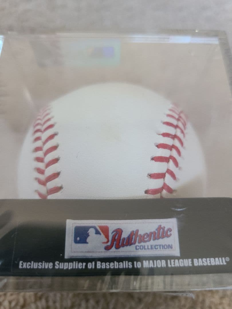 【新品未使用品】MLBメジャーリーグオフィシャルボール　野球　専用ケース付