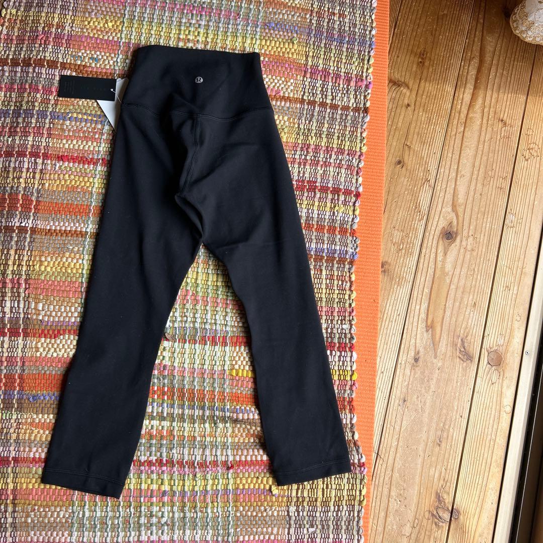 タグ付き新品　Lululemon Align 20インチパンツ　クロップド丈