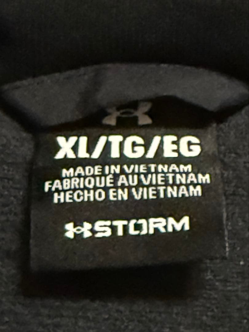 Under Armour 黒 ベンチコート
