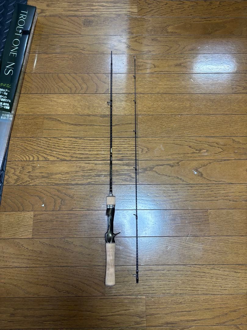 美品『最終値下げ』トラウトワンNS B47L