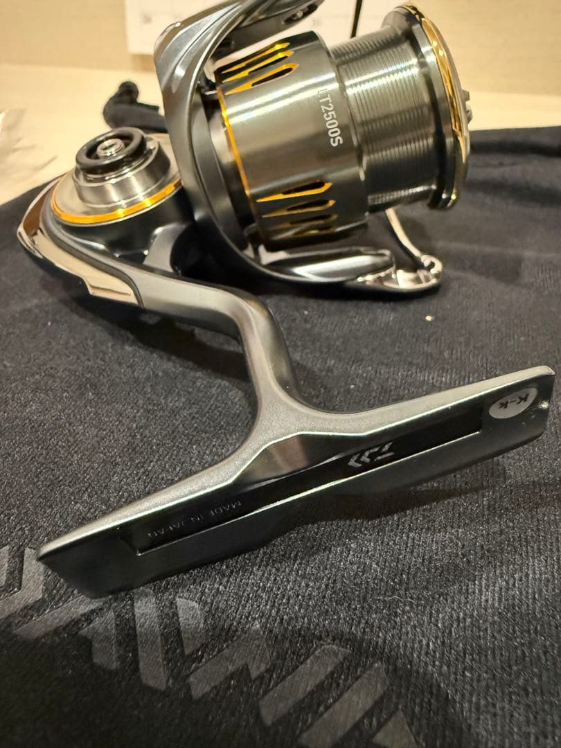 も*い様 【新品】Daiwa 23AIRITY LT2500S スピニングリール