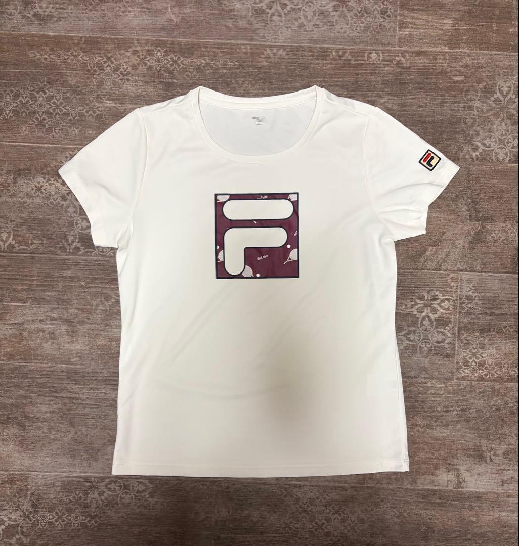 フィラ　テニスウェア上下セット　L ロゴ入りTシャツ＋フィラレッドスコート