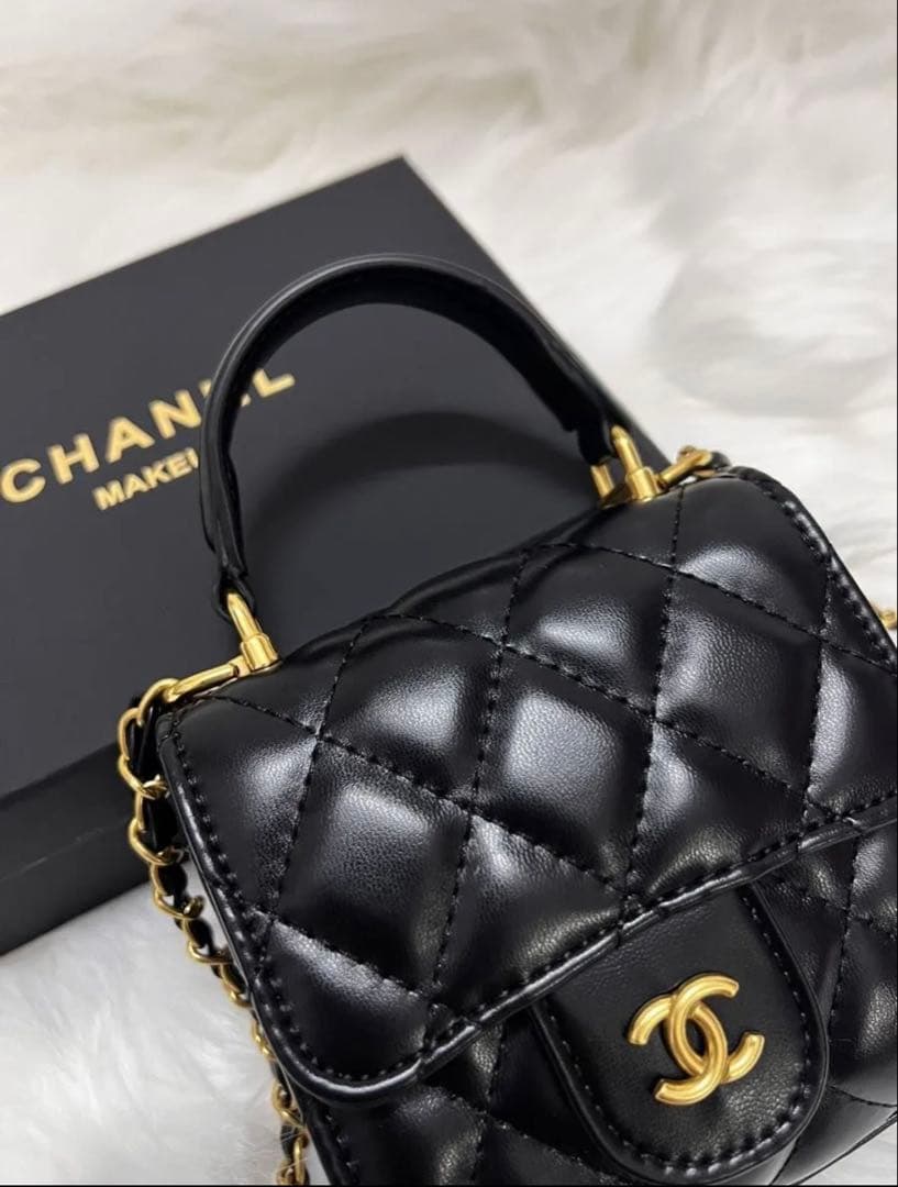 CHANEL ノベルティキルティングバッグ ブラックミラー付き