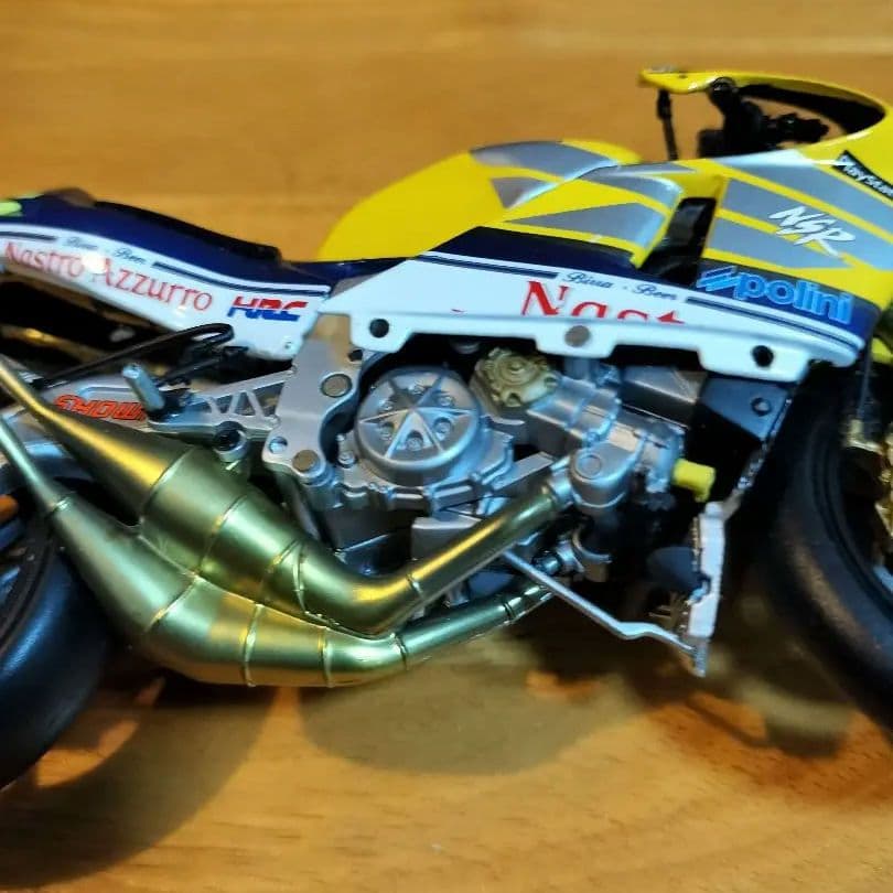 レプソル ホンダNSR500 バイク＆バレンティーノ・ロッシ(フュギア)
