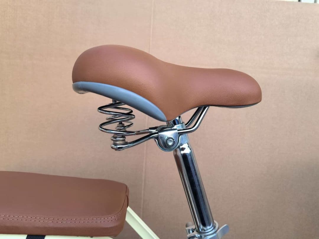 シティサイクル クリーム色 前面バスケット付き