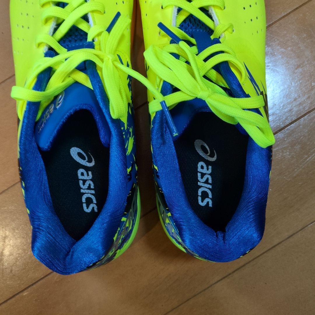 蛍光イエロー asicsフットサルシューズ（美品）