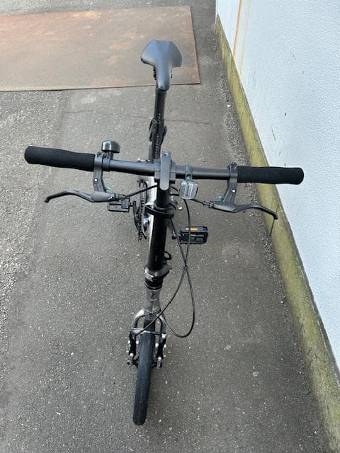 専用　折りたたみ折りたたみ自転車 シルバー 収納バッグ、鍵付き
