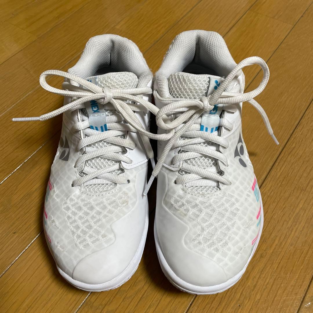 25年5月購入 YONEX ヨネックス バドミントンシューズ 23.5cm 袋付