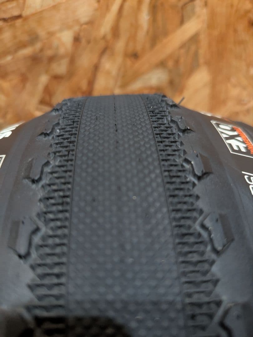 MAXXISマキシス RECEPTORレセプター 650Bx47C ２本セット。