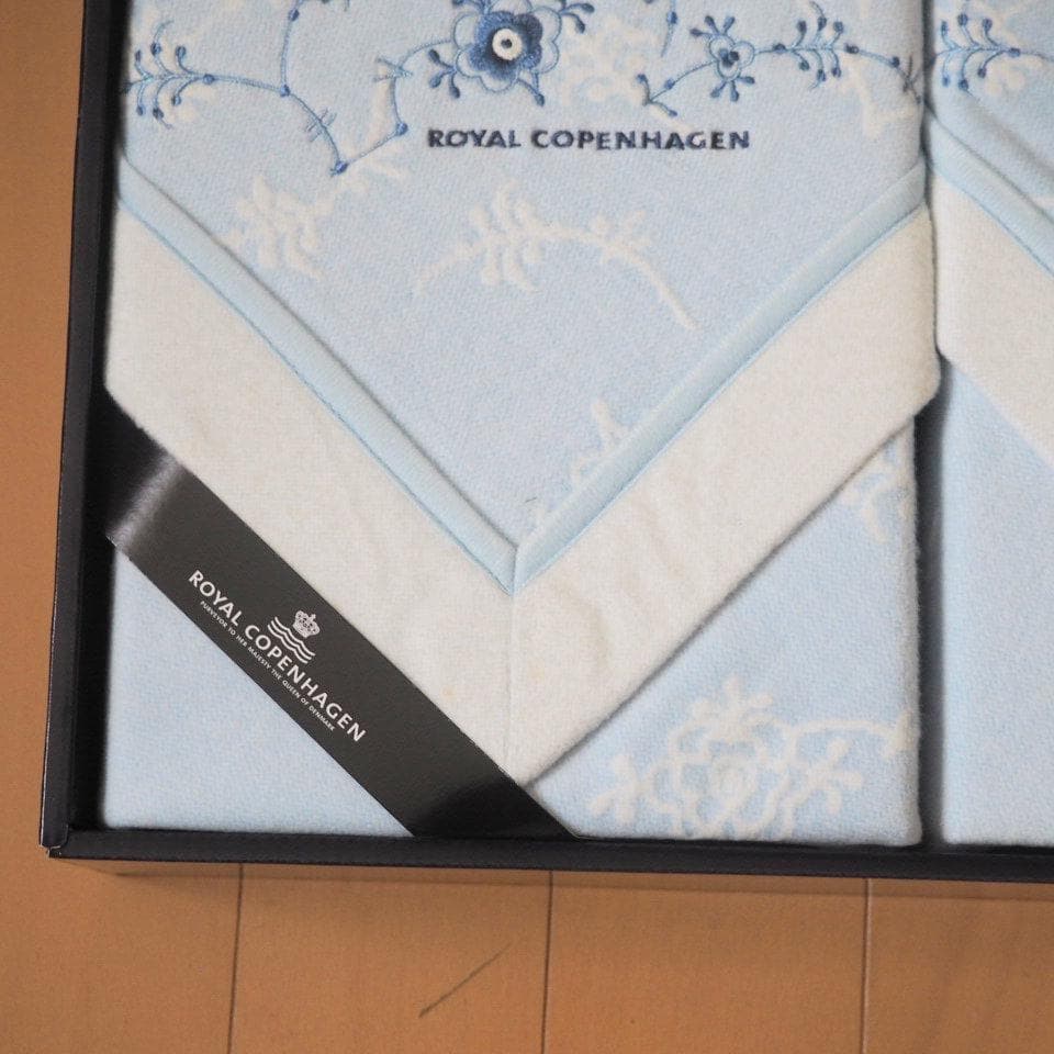 ロイヤルコペンハーゲン ポリエステル混 シルク入り 綿毛布 2枚