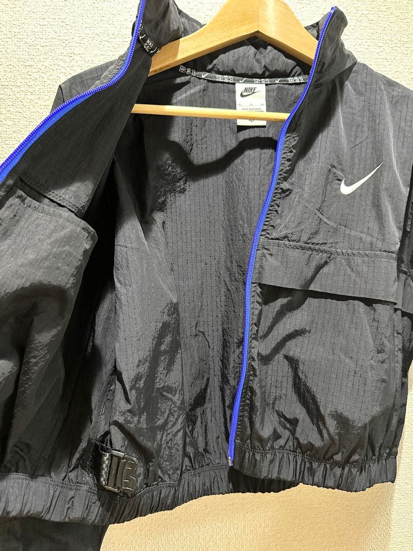 NIKE ウィンドブレーカー フード有り 黒 XL ポーチ付 新品