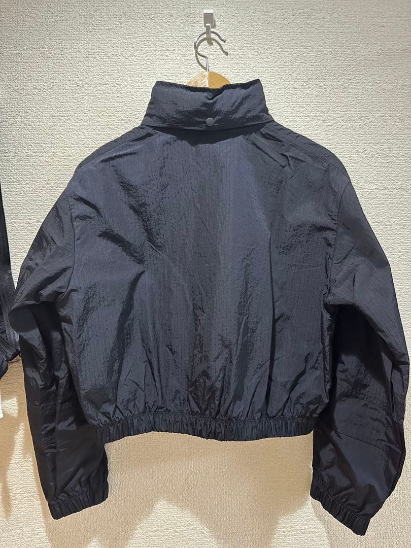NIKE ウィンドブレーカー フード有り 黒 XL ポーチ付 新品