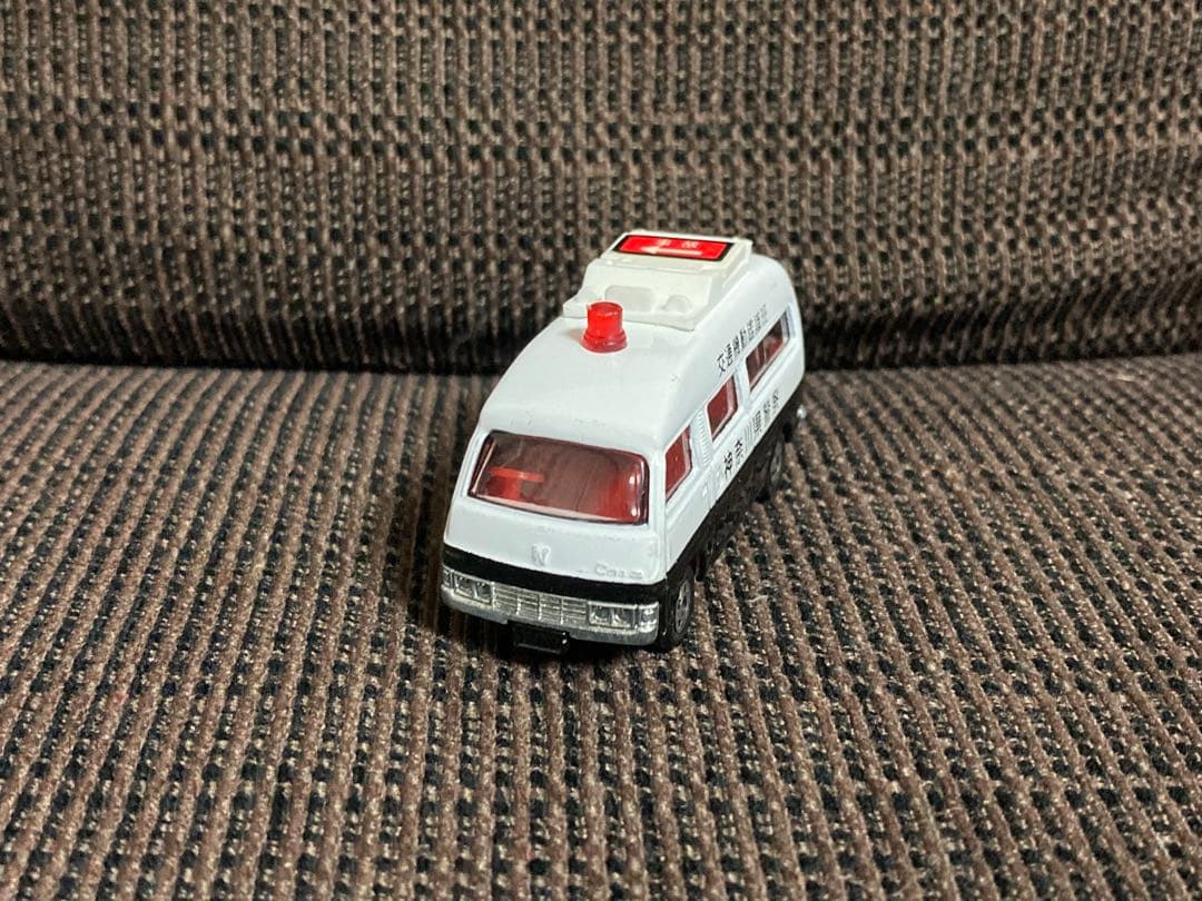 トミカ キャラバン パトロールカー 神奈川県警 交通機動鑑識班 特注 (中国製)