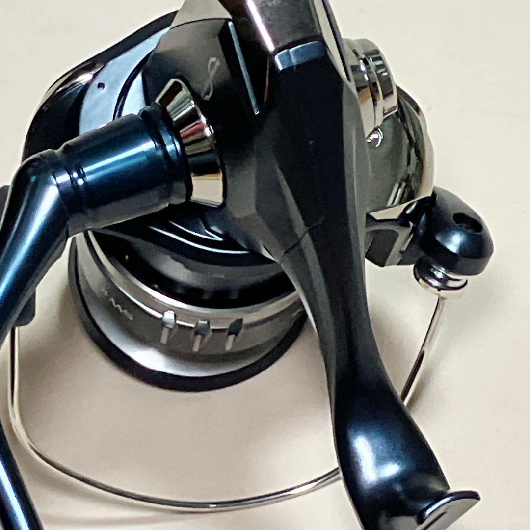 大型スピニングリール　SHIMANO20 STRADIC SW10000HG
