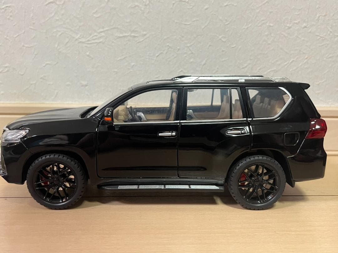 レクサス LX570 ミニカー 1/18 ブラック H139