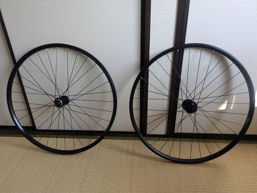 ボントレガー　コネクション　TREK MARLIN+6 純正ホイール