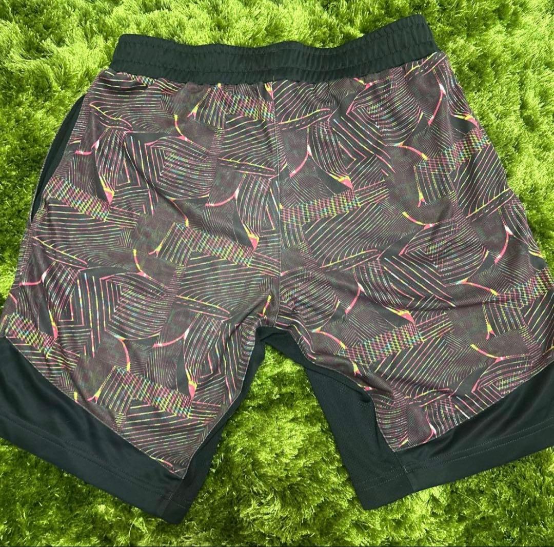 【廃盤品】YONEX ハーフパンツ　Mサイズ
