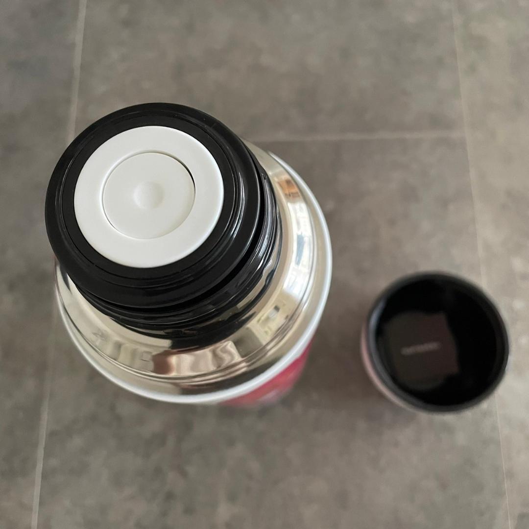 新品　Marimekko　マリメッコ　水筒　魔法瓶　ウニッコ　1L　北欧