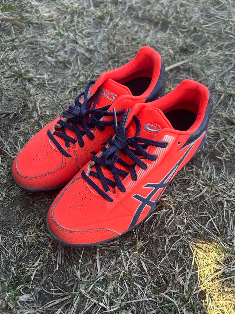ASICS スパイクシューズ オレンジ/ネイビー