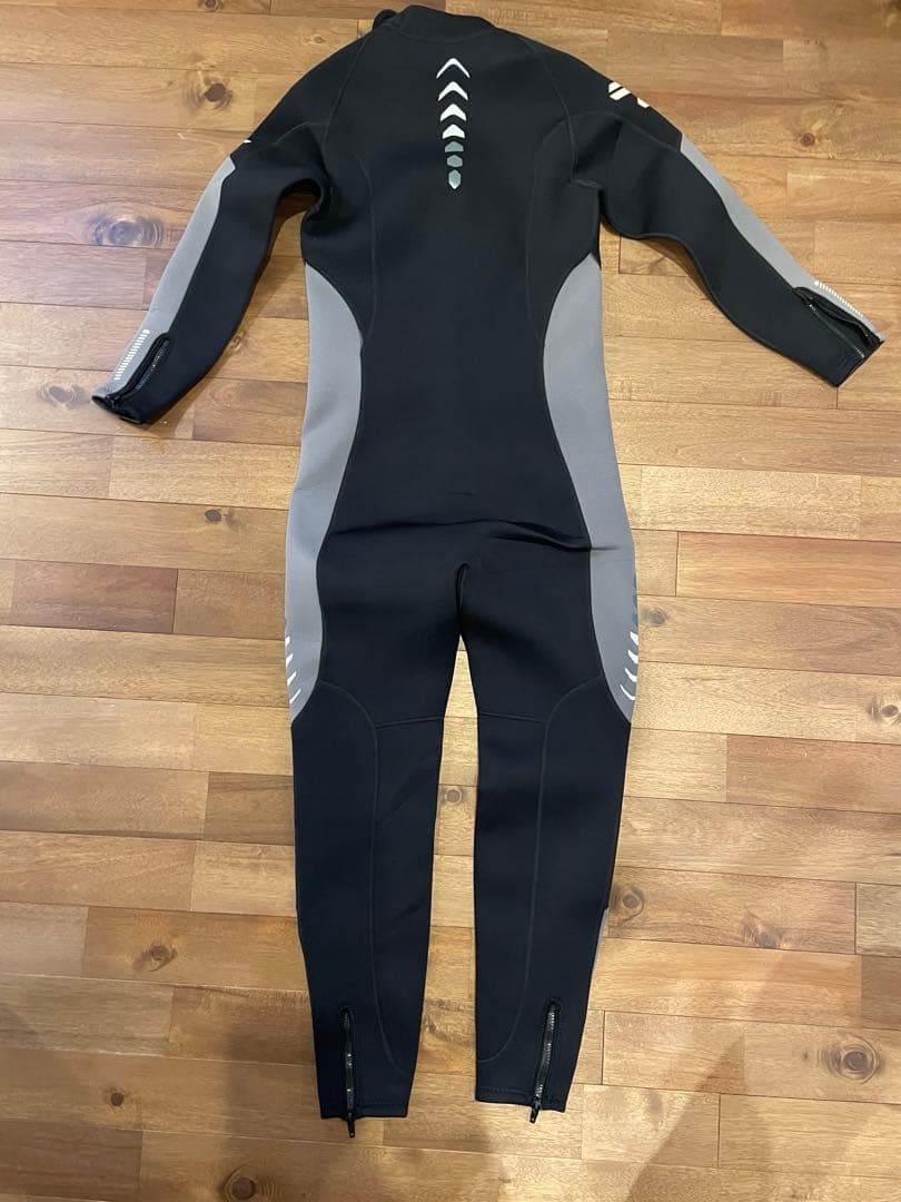 【美品】ウエットスーツ　メンズL