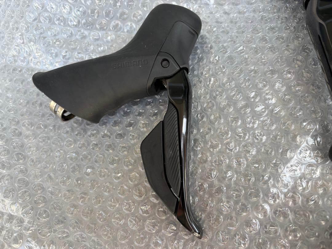 SHIMANO 105 DI2レバーとディレイラーセット