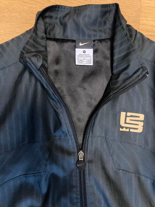 正規NIKE ジップジャケット　ナイキ黒　Mサイズ　完売モデル　ジョーダン23