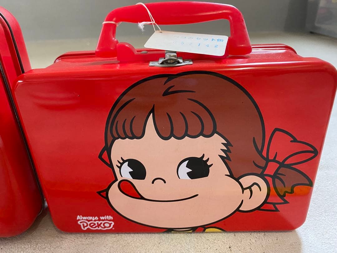 当時物稀少　ペコちゃん　ブリキ缶 トランク、バッグ型缶　セット　タグ付き