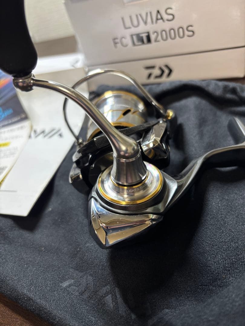 DAIWA LUVIAS FC LT2000S スピニングリール　20ルビアス