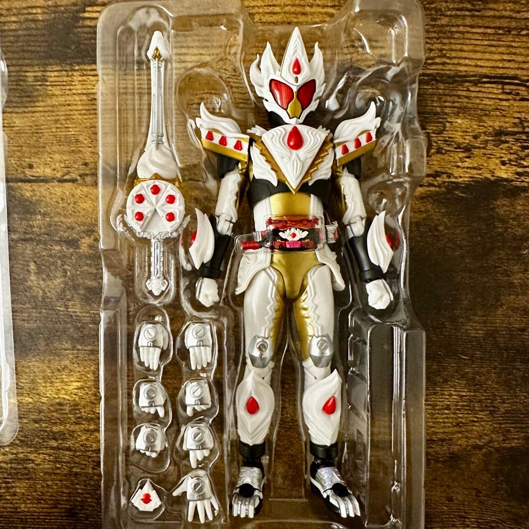 t*i様 【S.H.Figuarts】仮面ライダーガヴ ケーキングフォーム