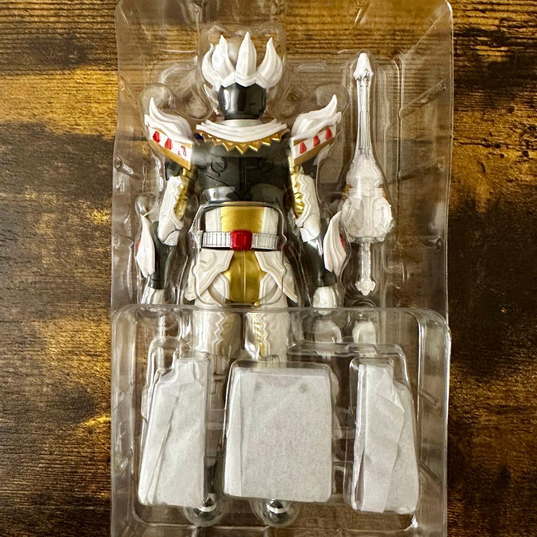t*i様 【S.H.Figuarts】仮面ライダーガヴ ケーキングフォーム