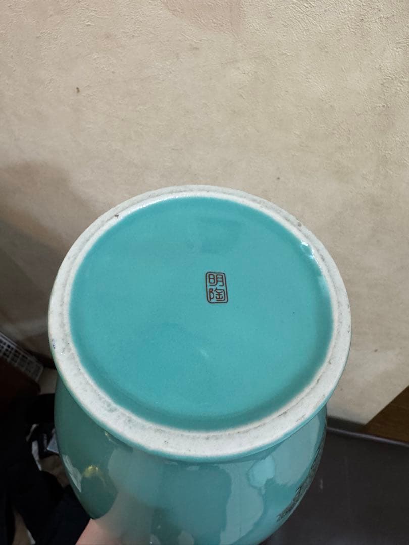青緑色の孔雀装飾花瓶　七宝焼き