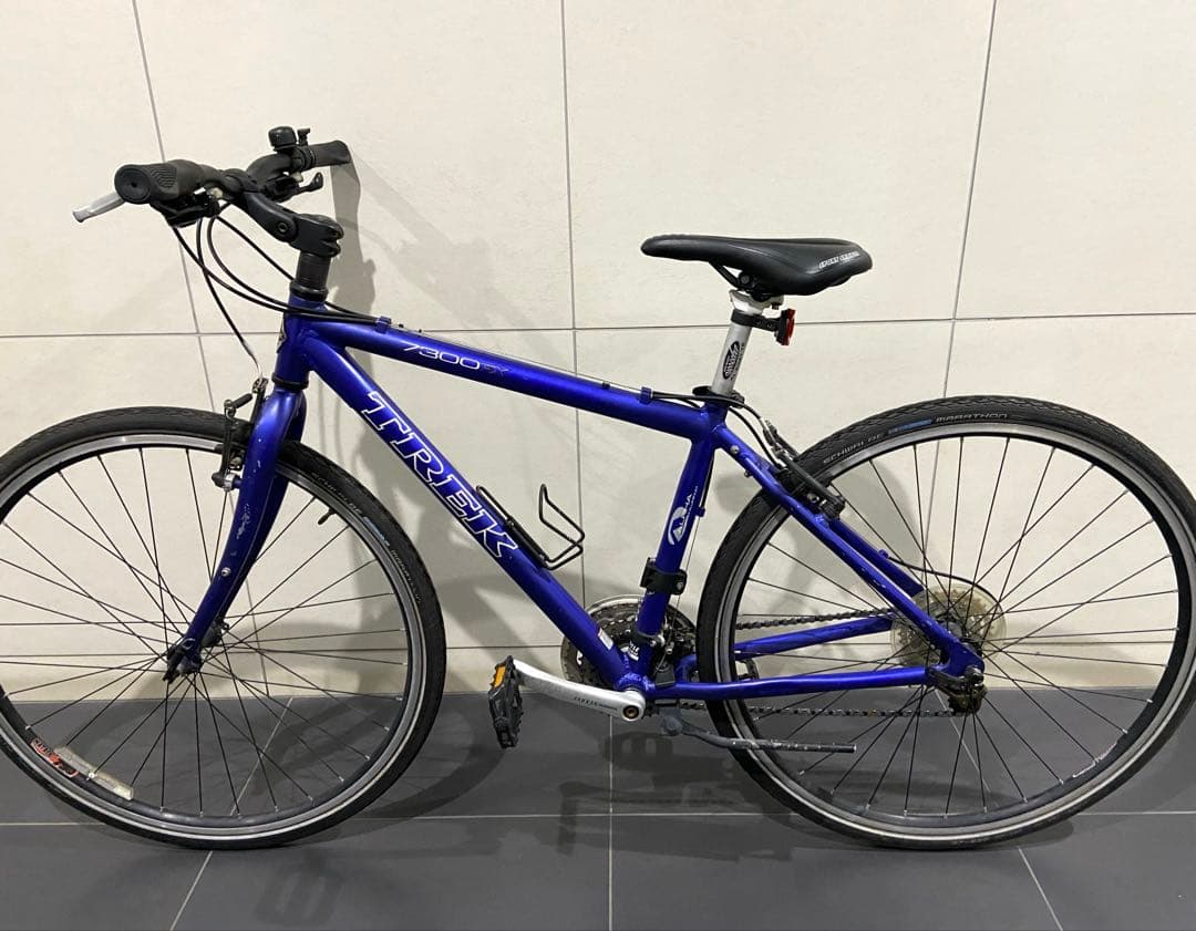 TREK FX トレック　クロスバイク スポーツバイク FX7.31247300