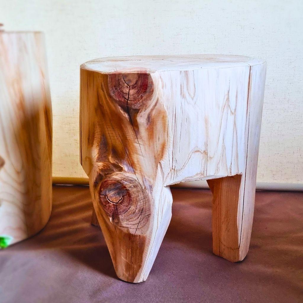 節あり 超個性的なひのきの切株椅子 高さ33cm