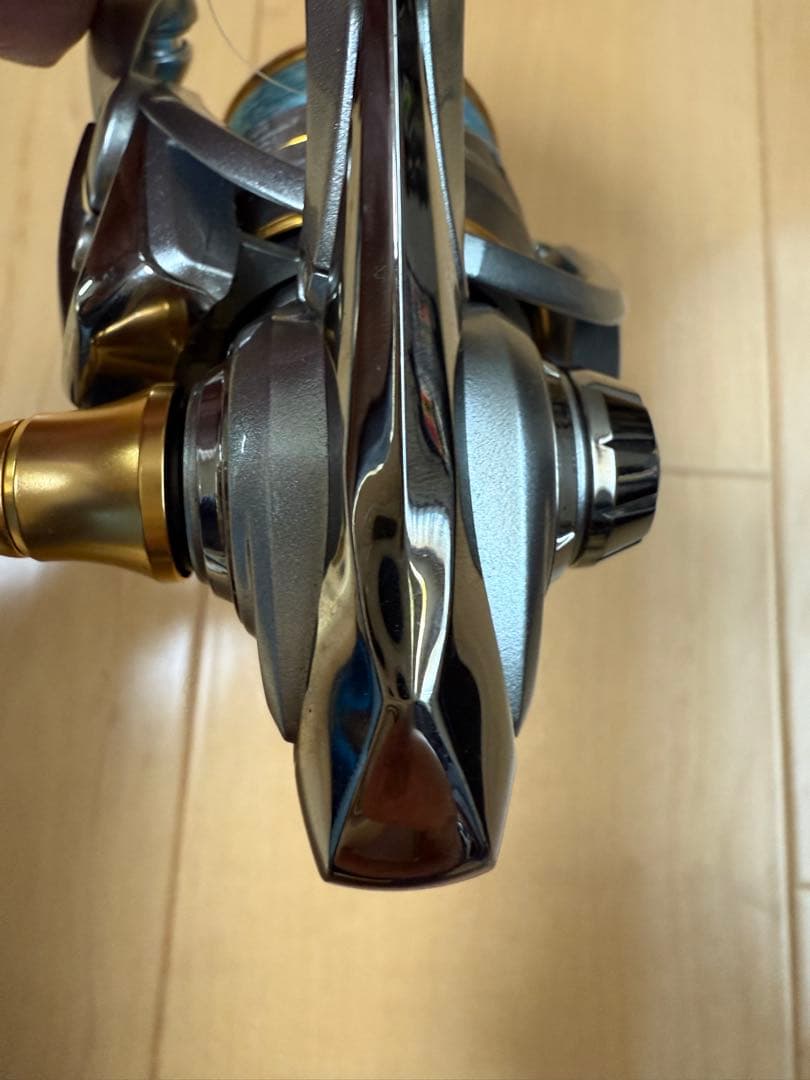 18FREAMS LT2000S スピニングリール
