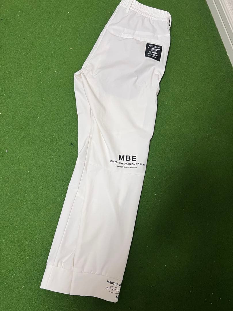 MASTER BUNNY EDITION ホワイトパンツ　4
