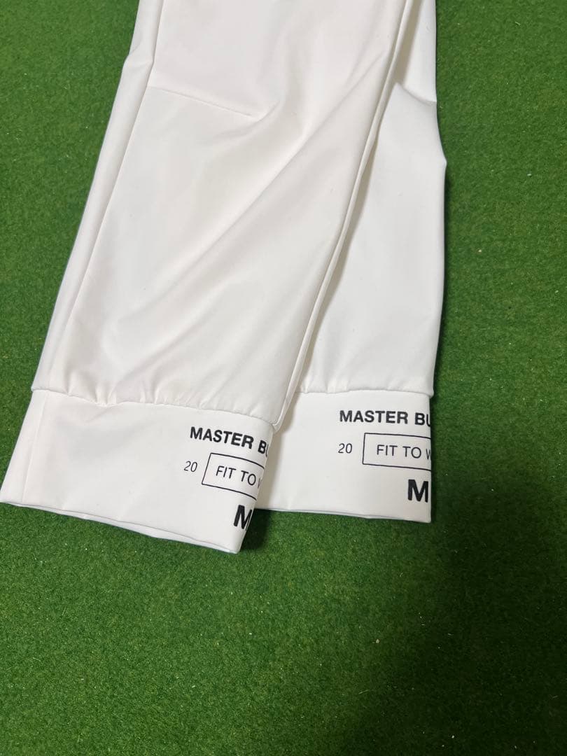 MASTER BUNNY EDITION ホワイトパンツ　4