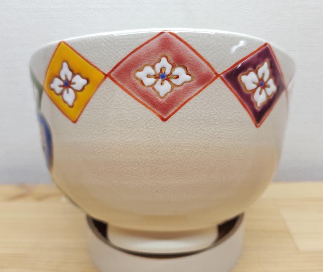送料込【逢絢亭・新品】茶道具 茶碗 京焼 御本雛に花菱の図 伊坂清香 共箱入り