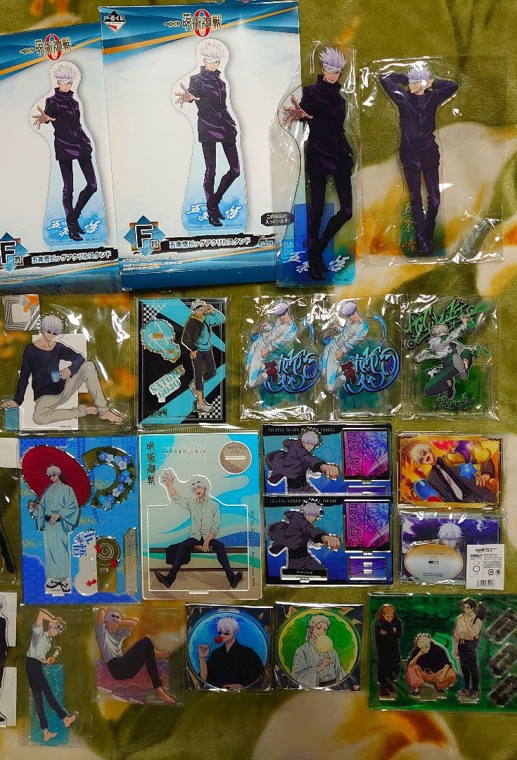 呪術廻戦　五条悟　缶バッジ、アクスタ 等 大量グッズ まとめ売り