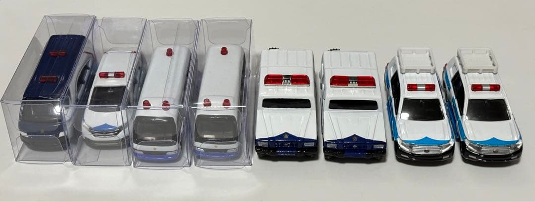 トミカ　パトカー　機動隊車両セット