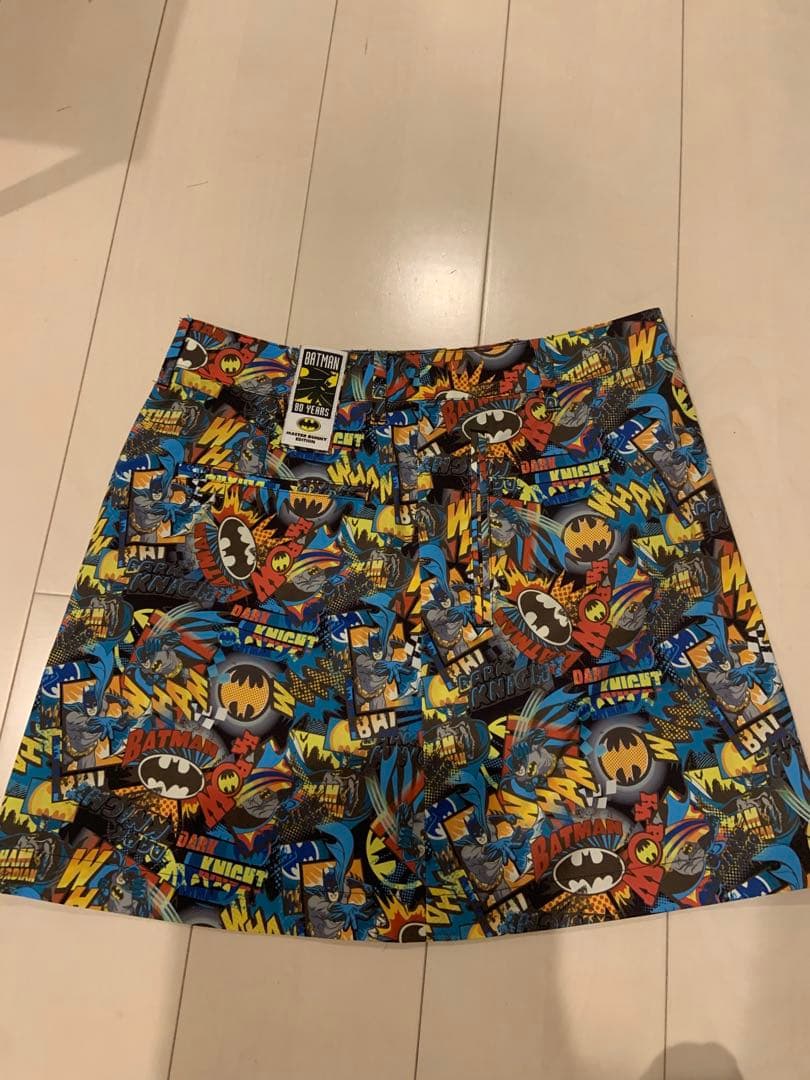 マスターバニー　バットマンレッド帽子新品とスカート０美品